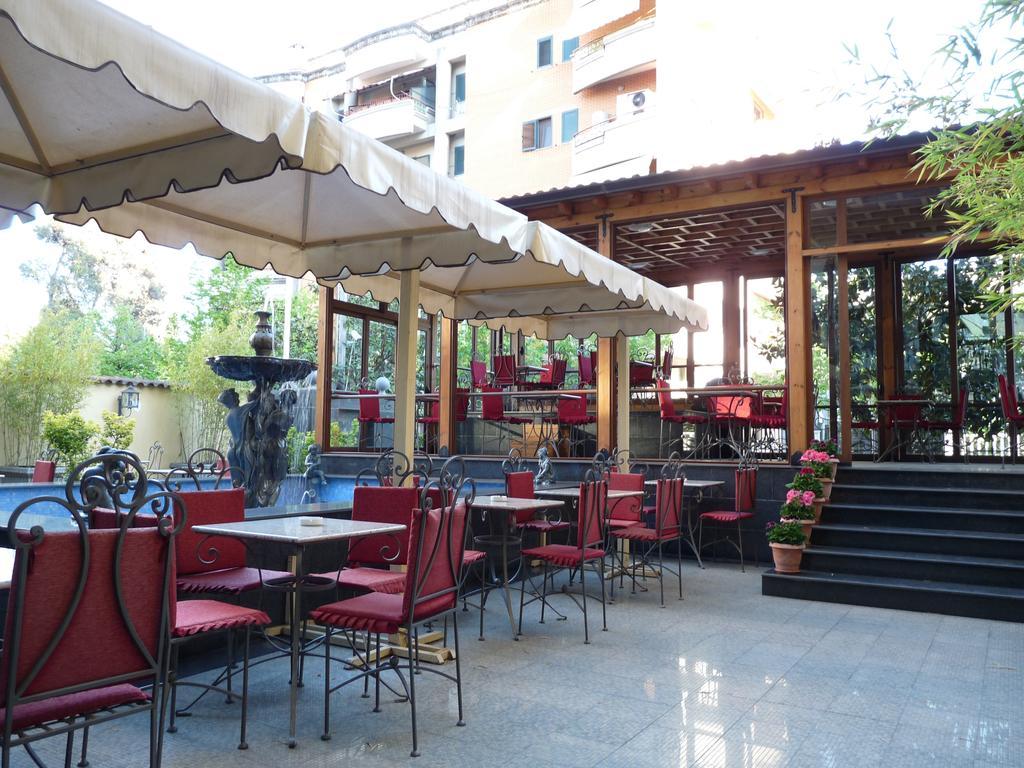 Hotel Elysee Тирана Екстер'єр фото