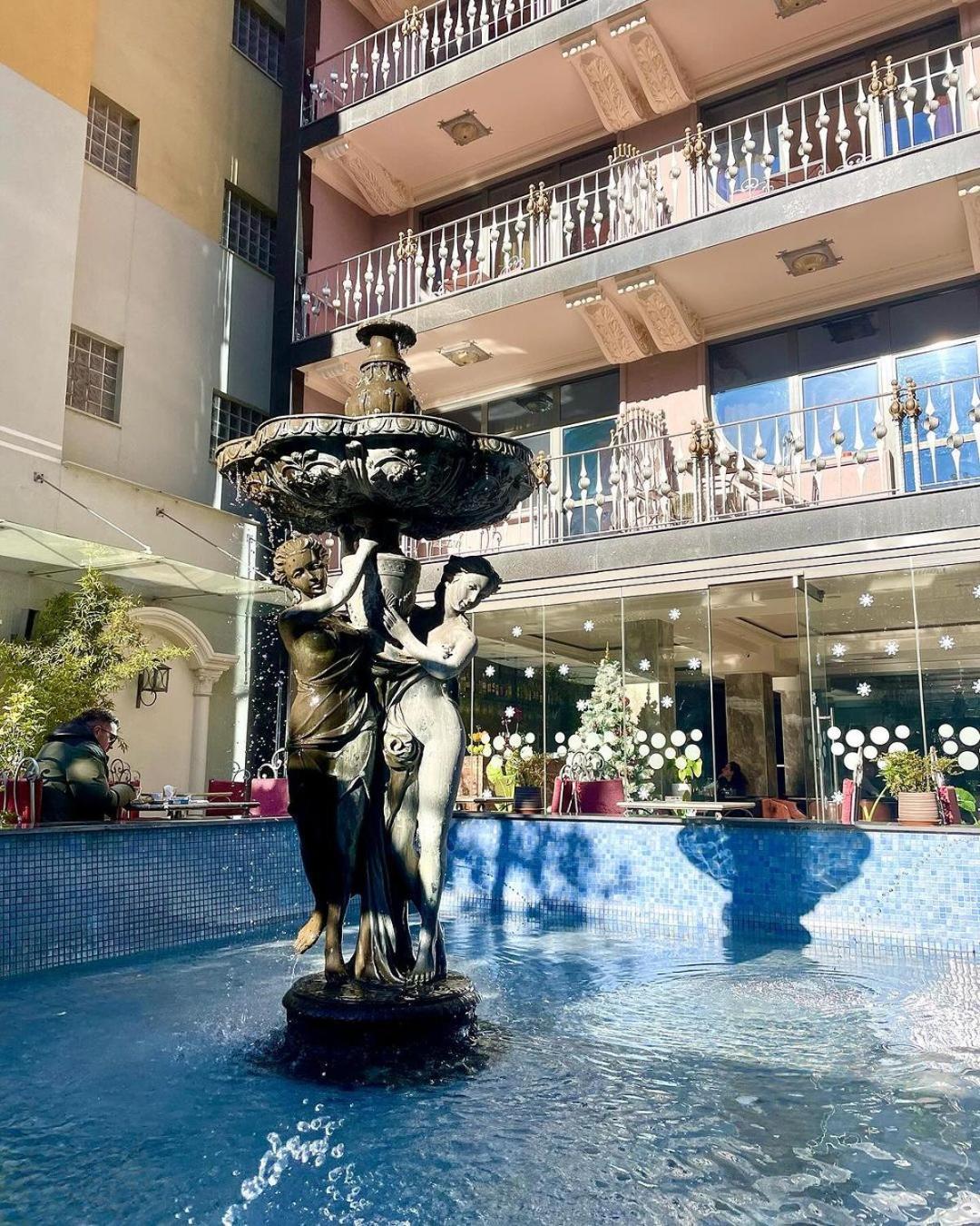 Hotel Elysee Тирана Екстер'єр фото