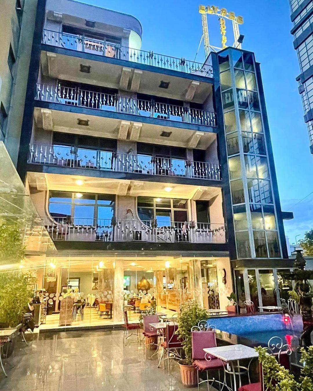Hotel Elysee Тирана Екстер'єр фото
